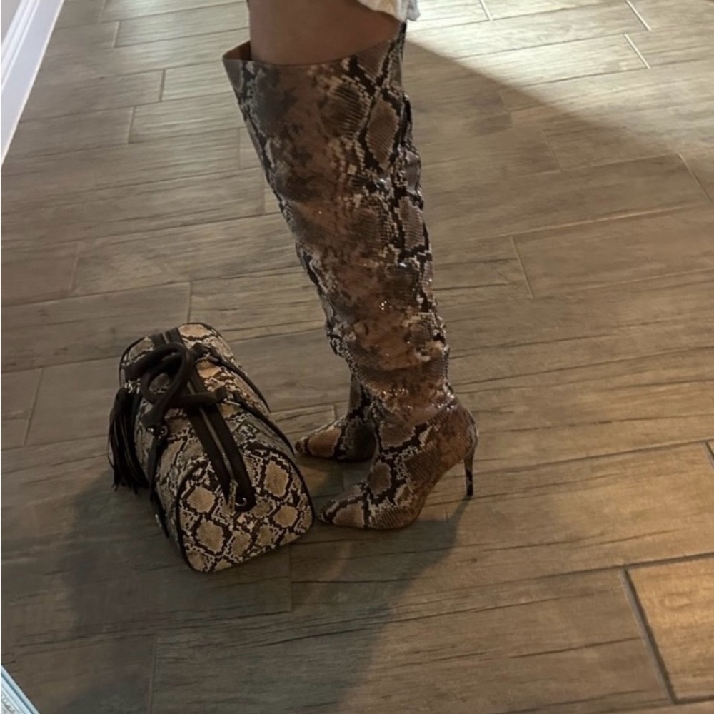 Steve Madden Brown Snakeskin Over the Knee Sexy Comfortable Boots